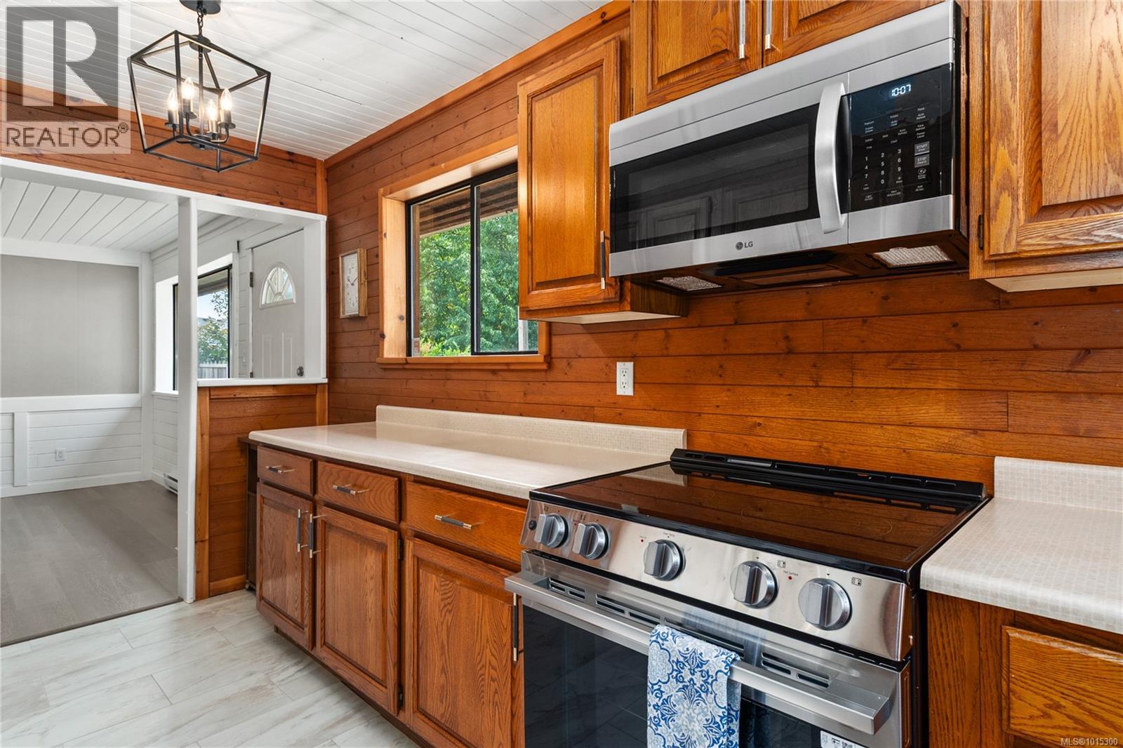 217 Larwood Rd, Campbell River