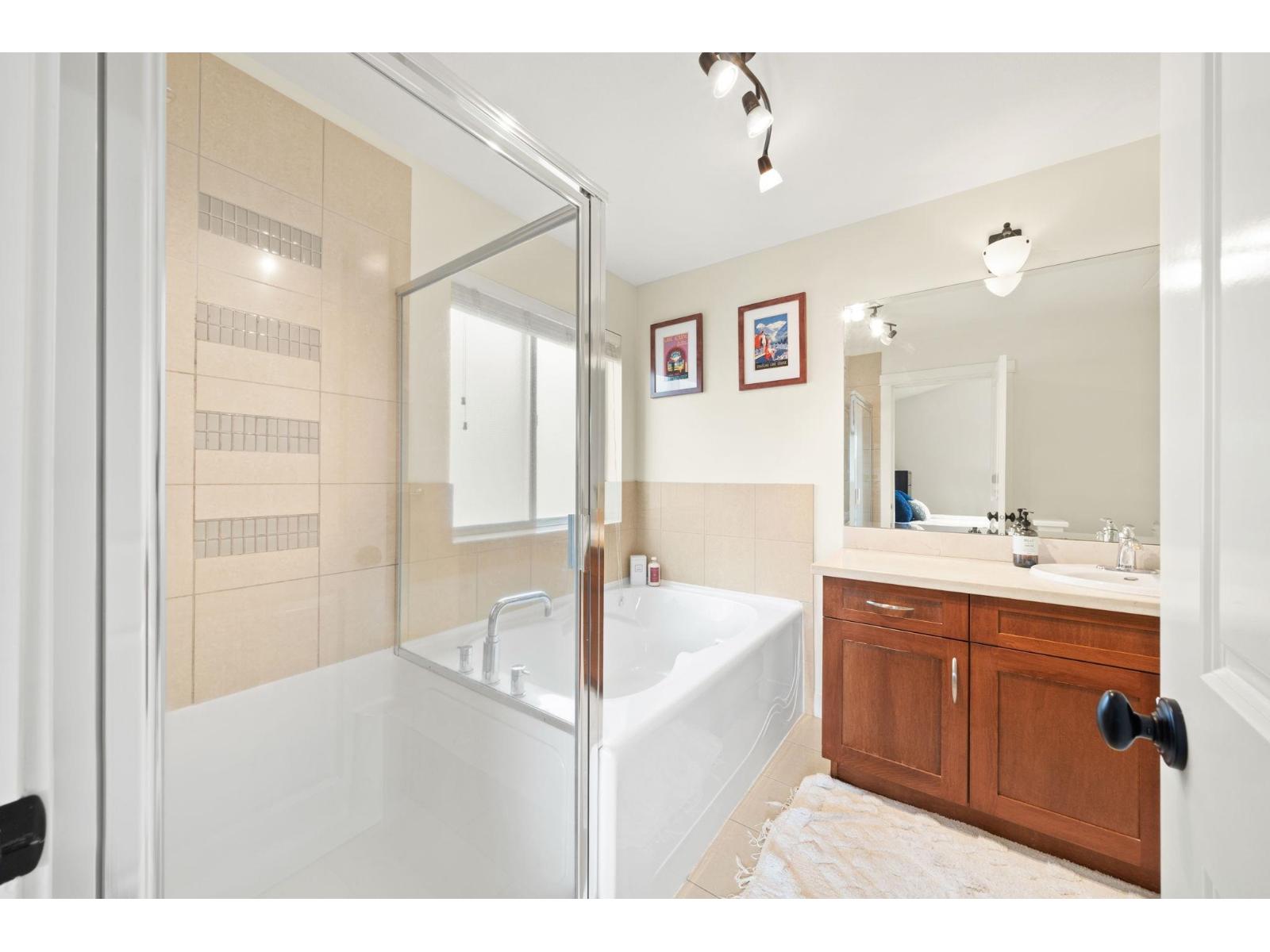 9445 KANAKA STREET, Langley