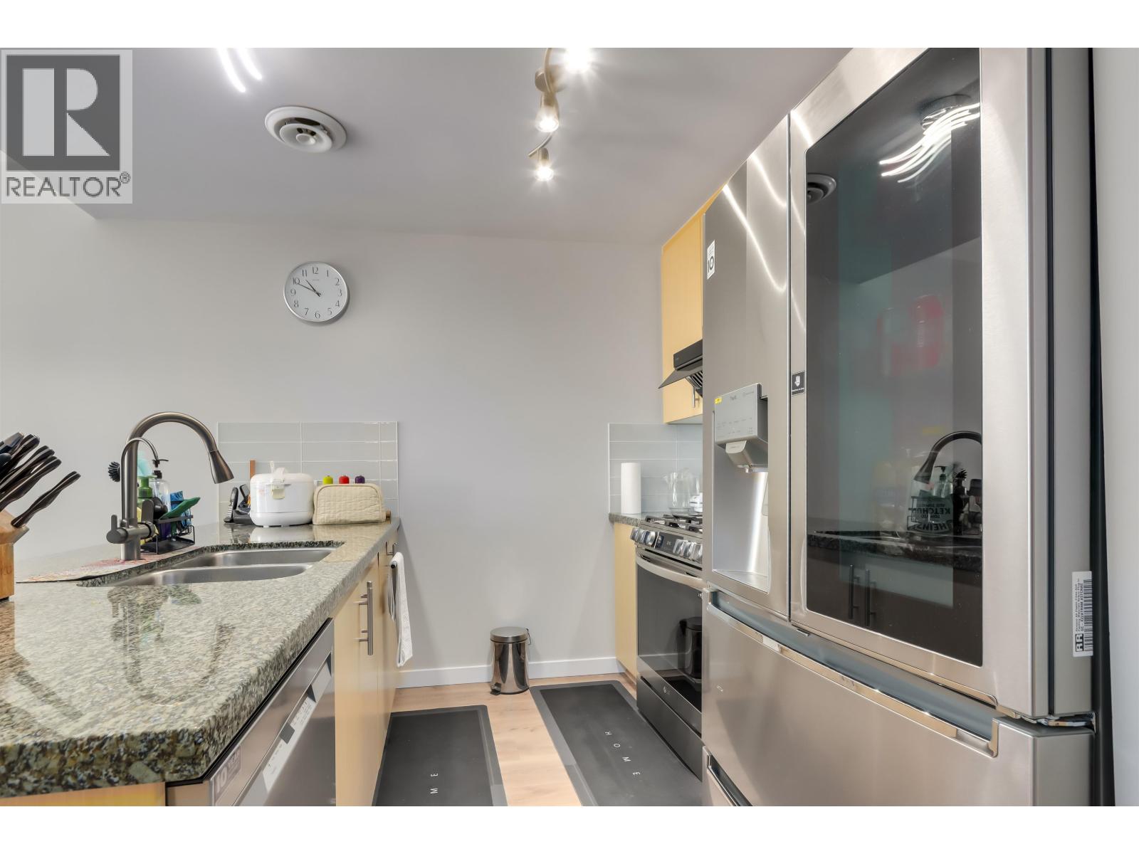 #204-6077 LONDON Road, Richmond
