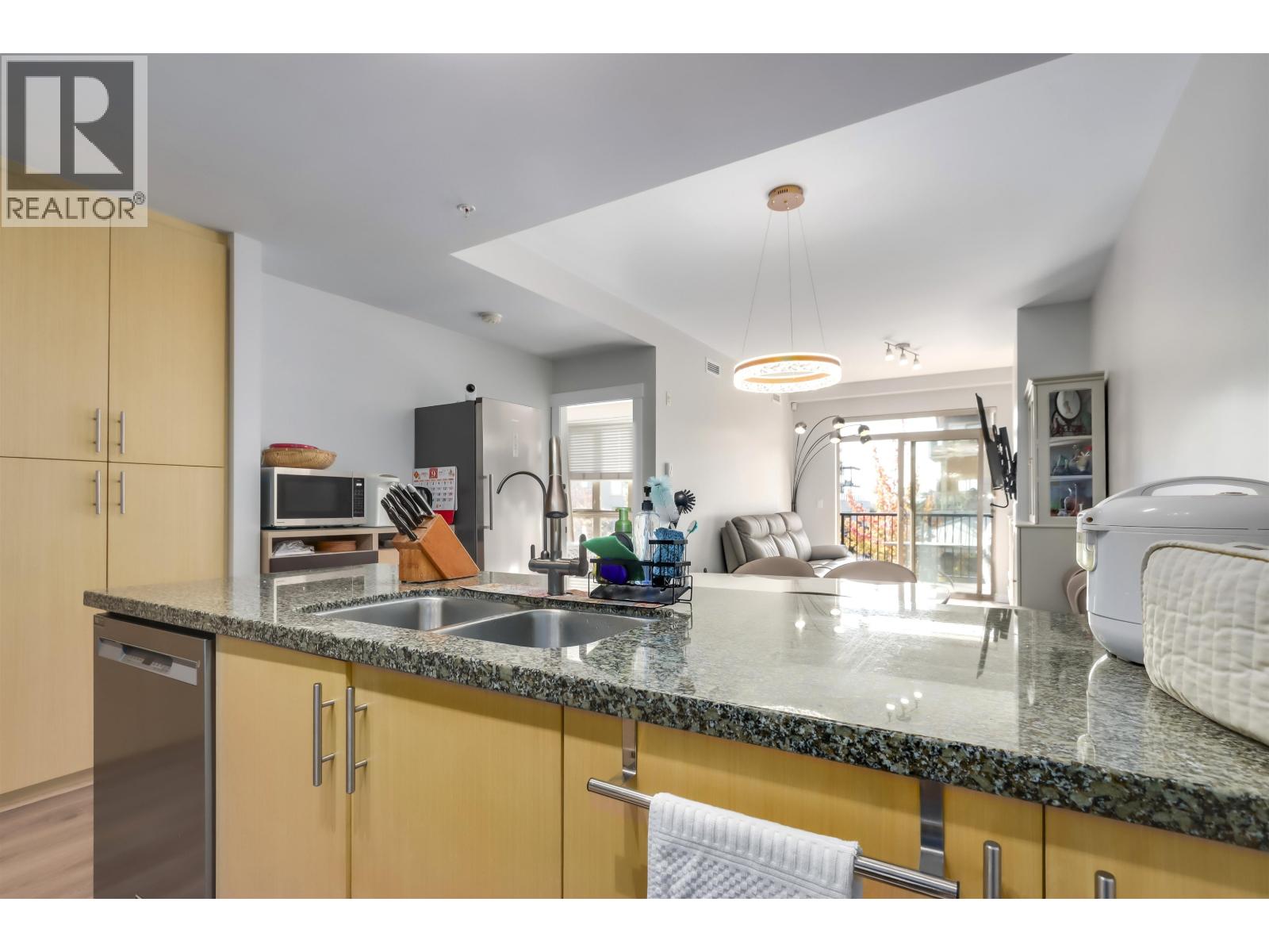 #204-6077 LONDON Road, Richmond