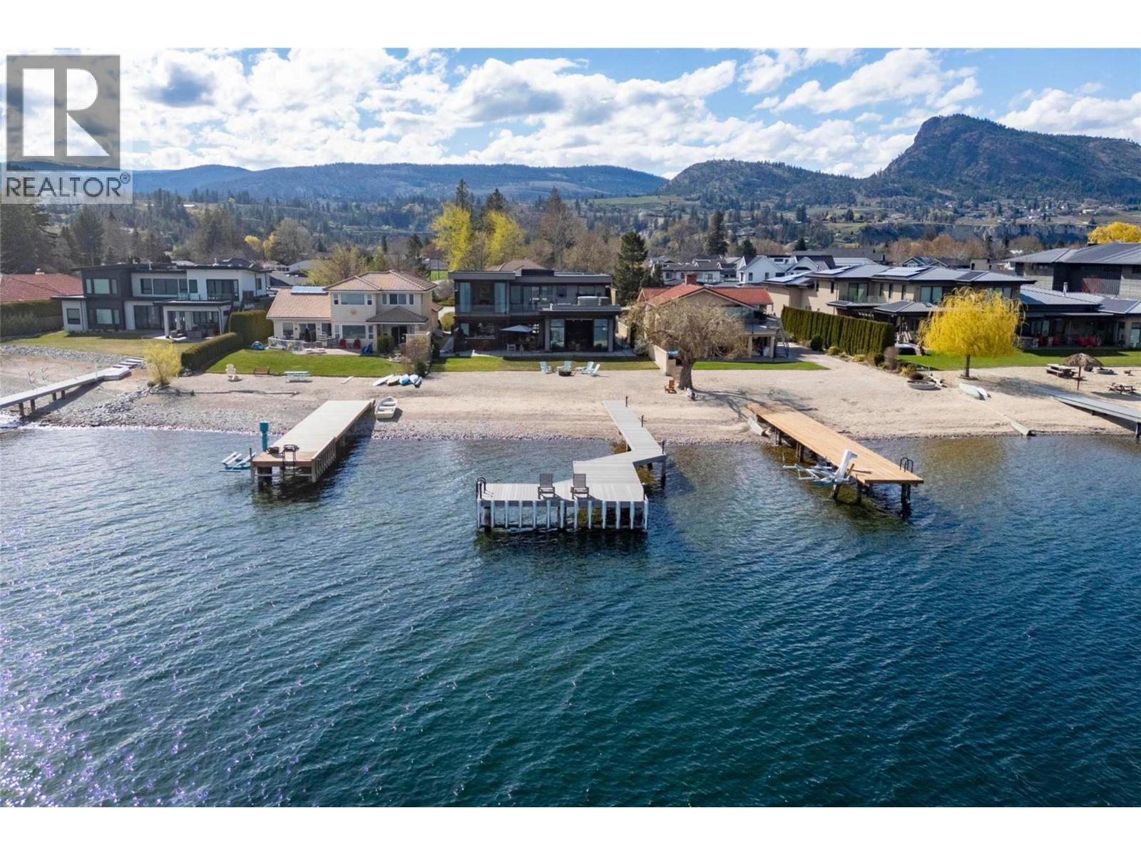 5818 Dale Avenue, Summerland