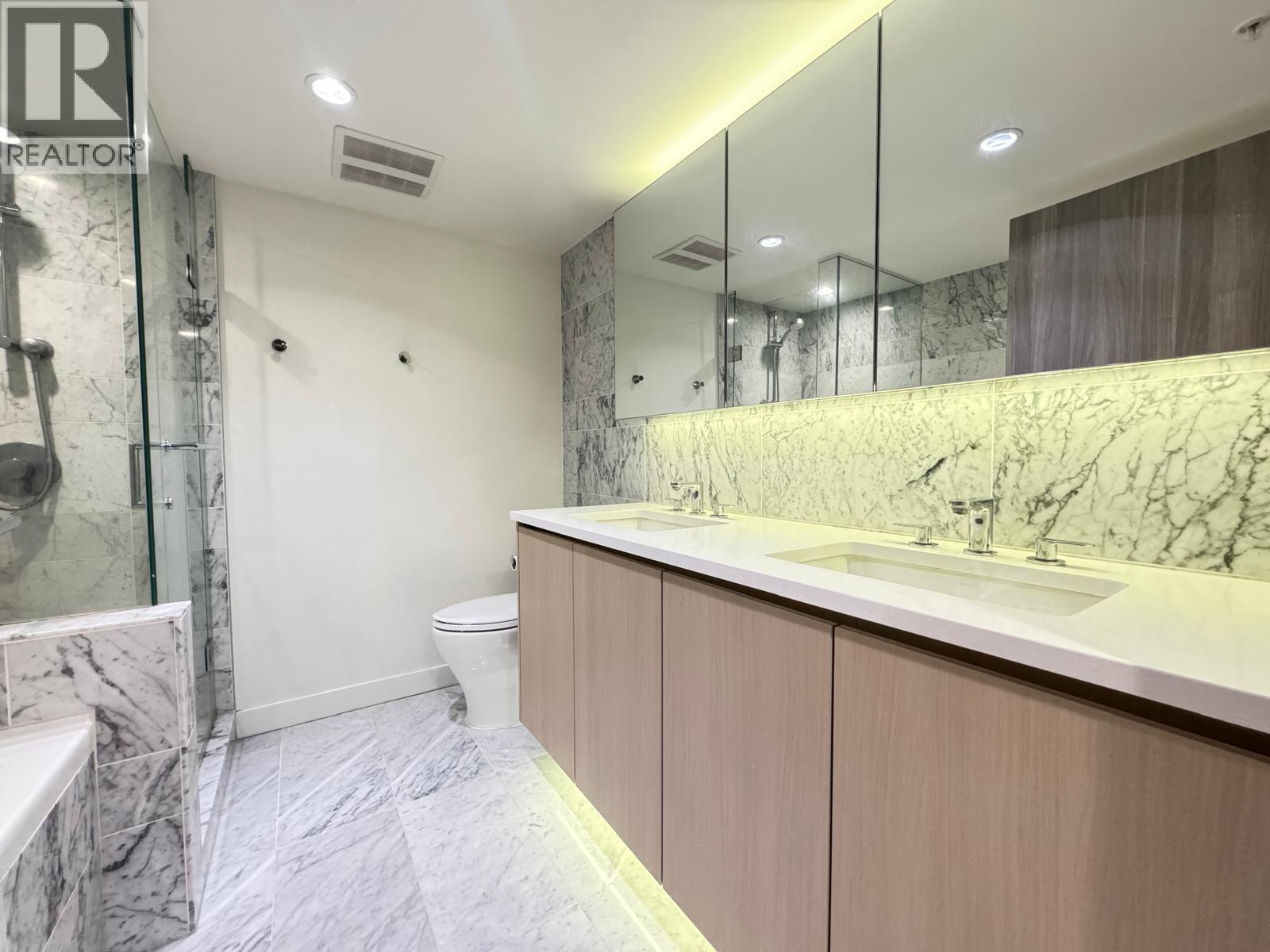 8180 NUNAVUT LANE, Vancouver