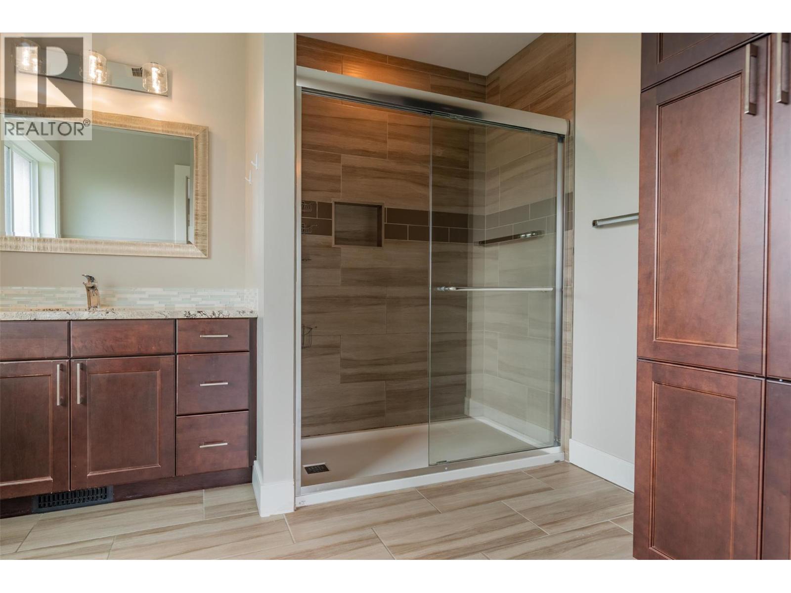 3720 5th Avenue, Castlegar