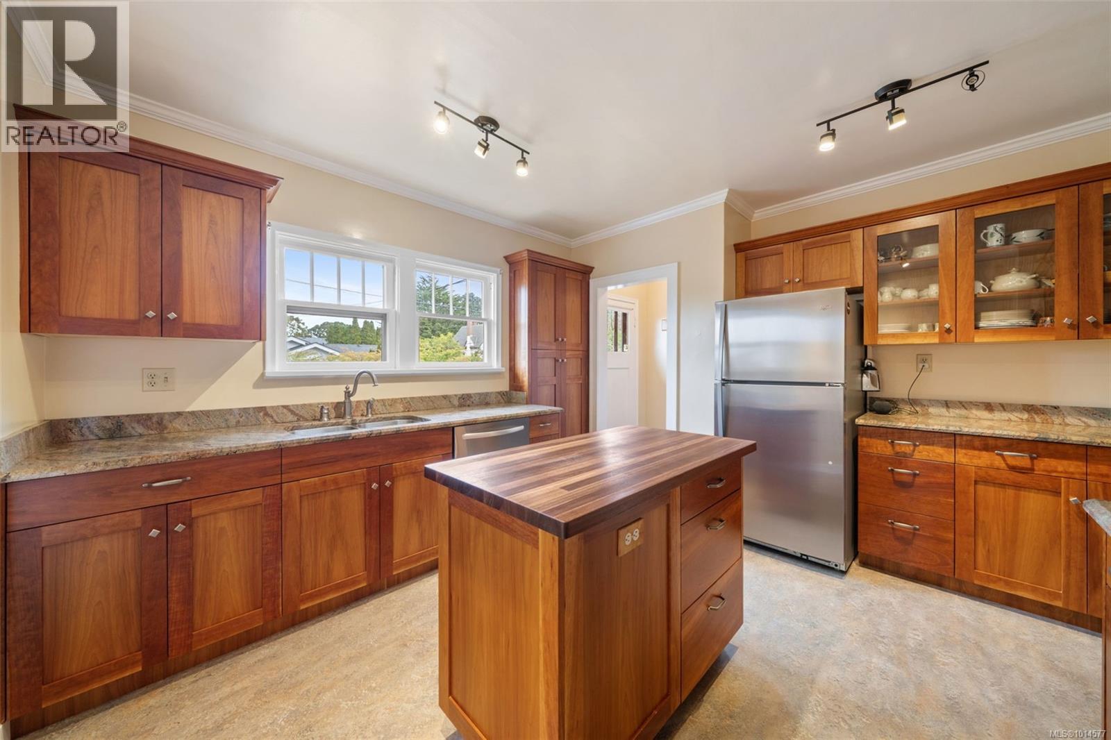  985 Island Road, Oak Bay