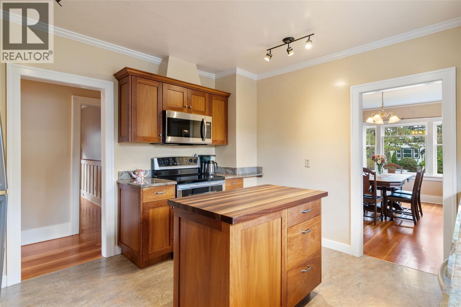 985 Island Road, Oak Bay