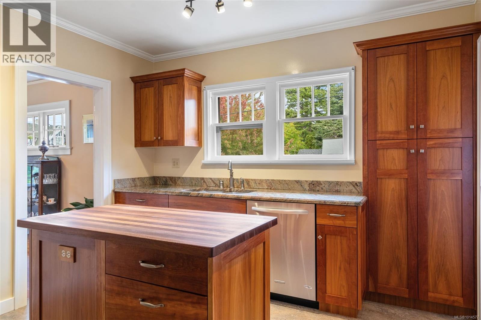  985 Island Road, Oak Bay