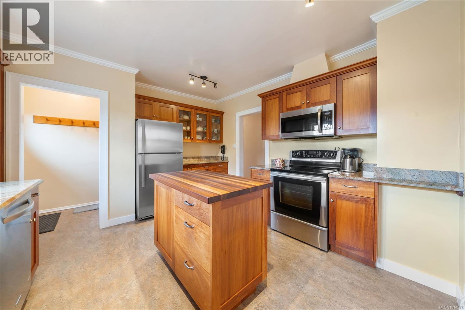  985 Island Road, Oak Bay
