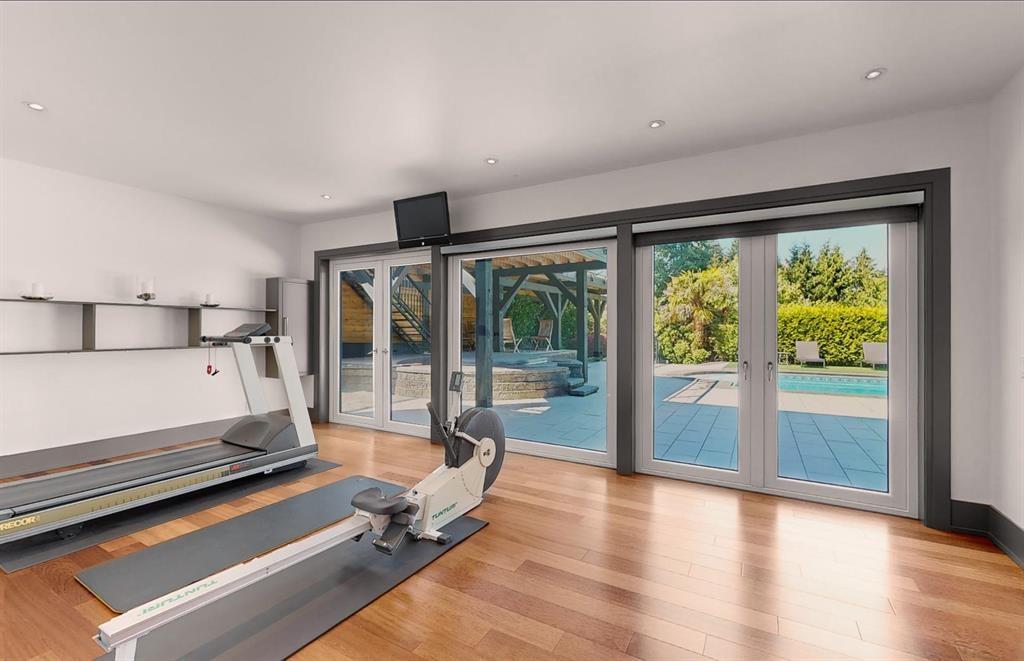 2737 CRESCENT DRIVE, Surrey