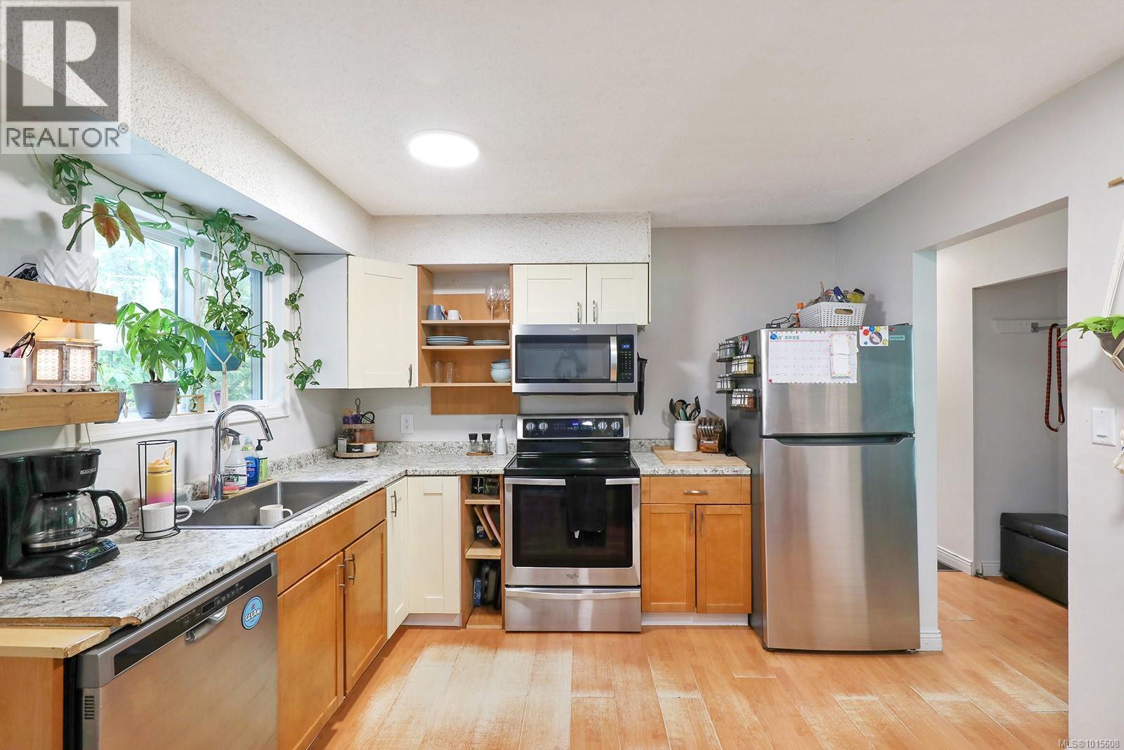 2046 Tull Ave, Courtenay