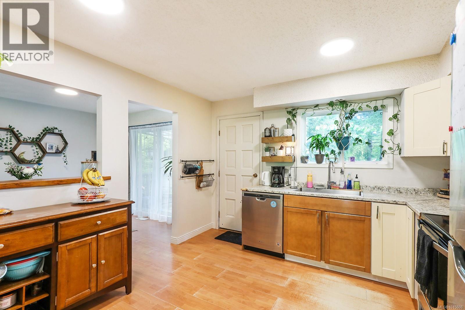 2046 Tull Ave, Courtenay