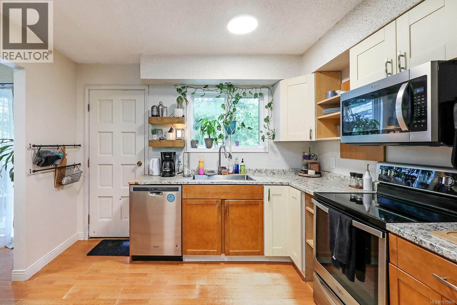 2046 Tull Ave, Courtenay