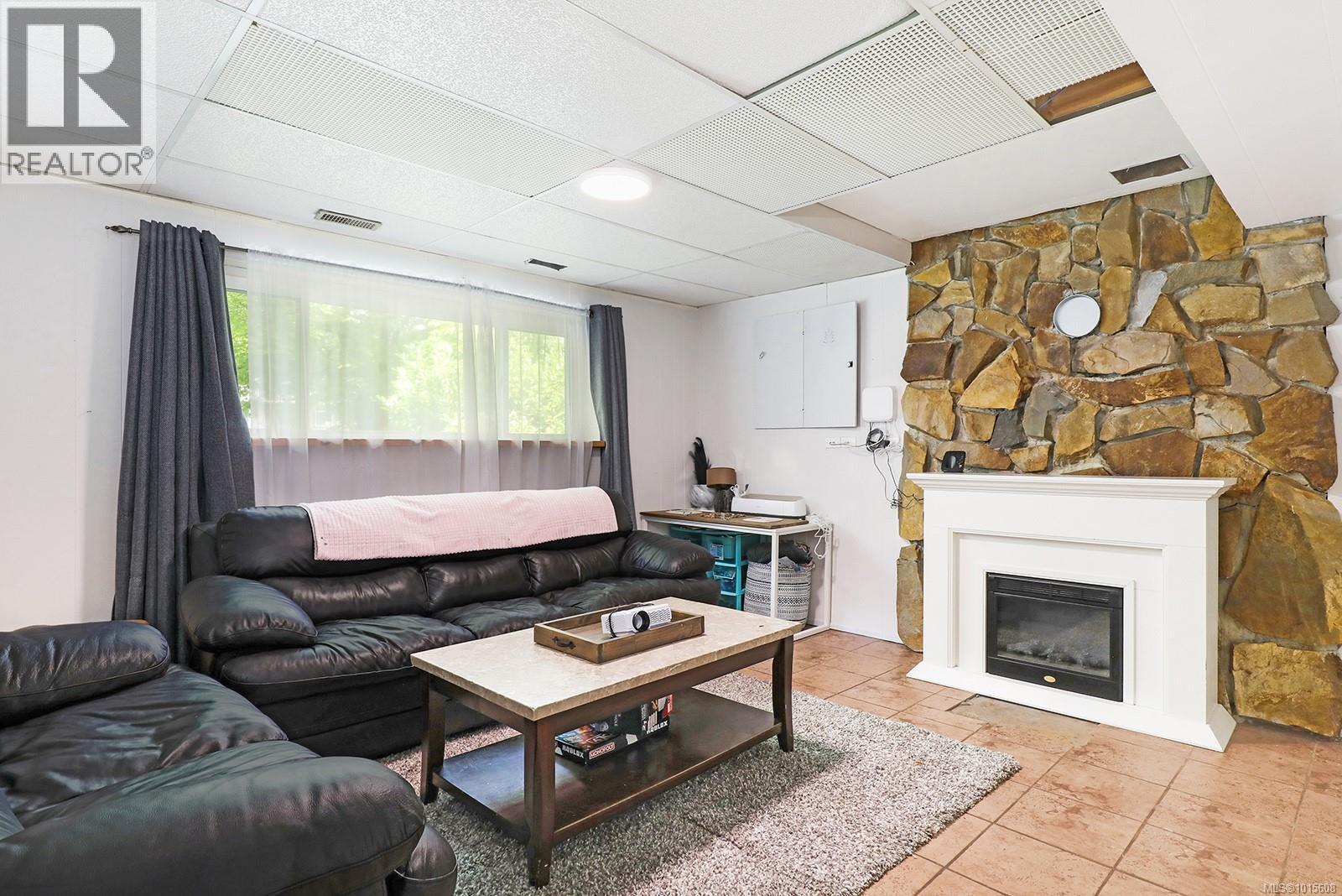 2046 Tull Ave, Courtenay