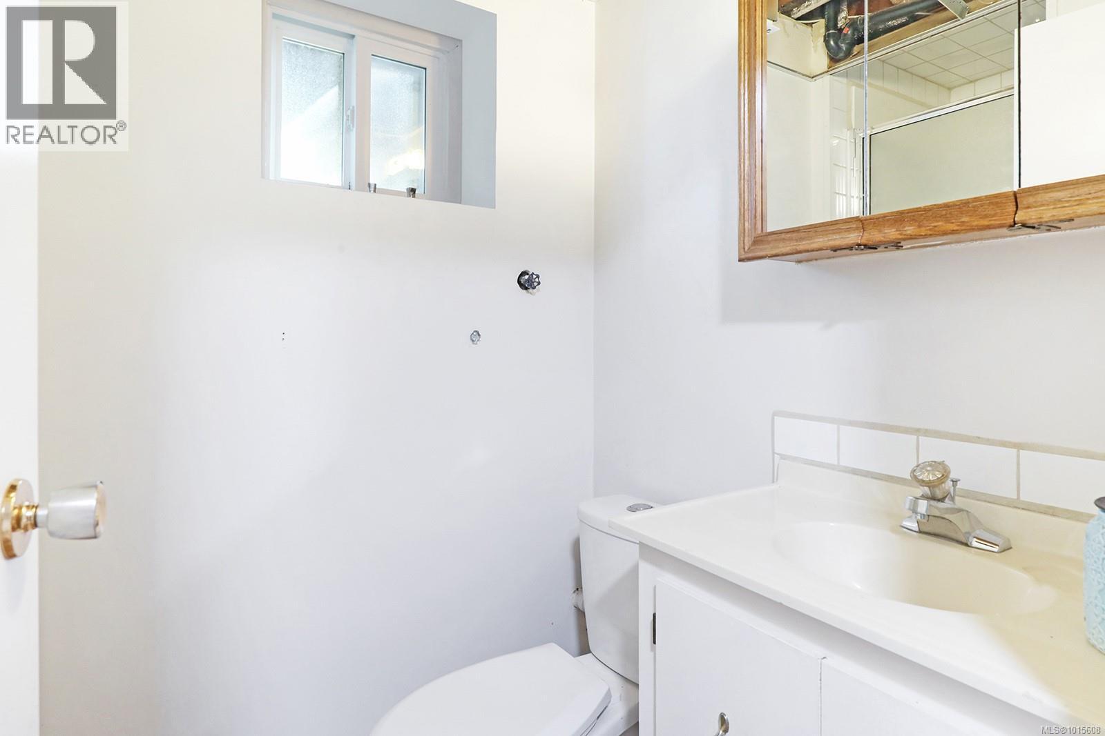 2046 Tull Ave, Courtenay
