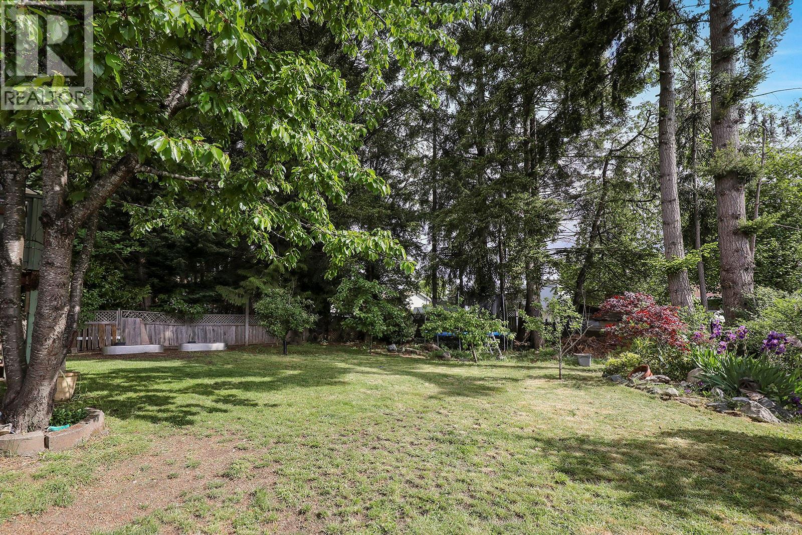 2046 Tull Ave, Courtenay