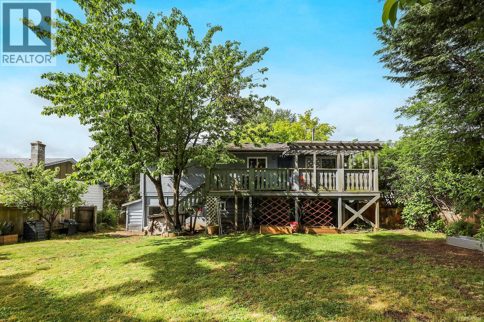 2046 Tull Ave, Courtenay