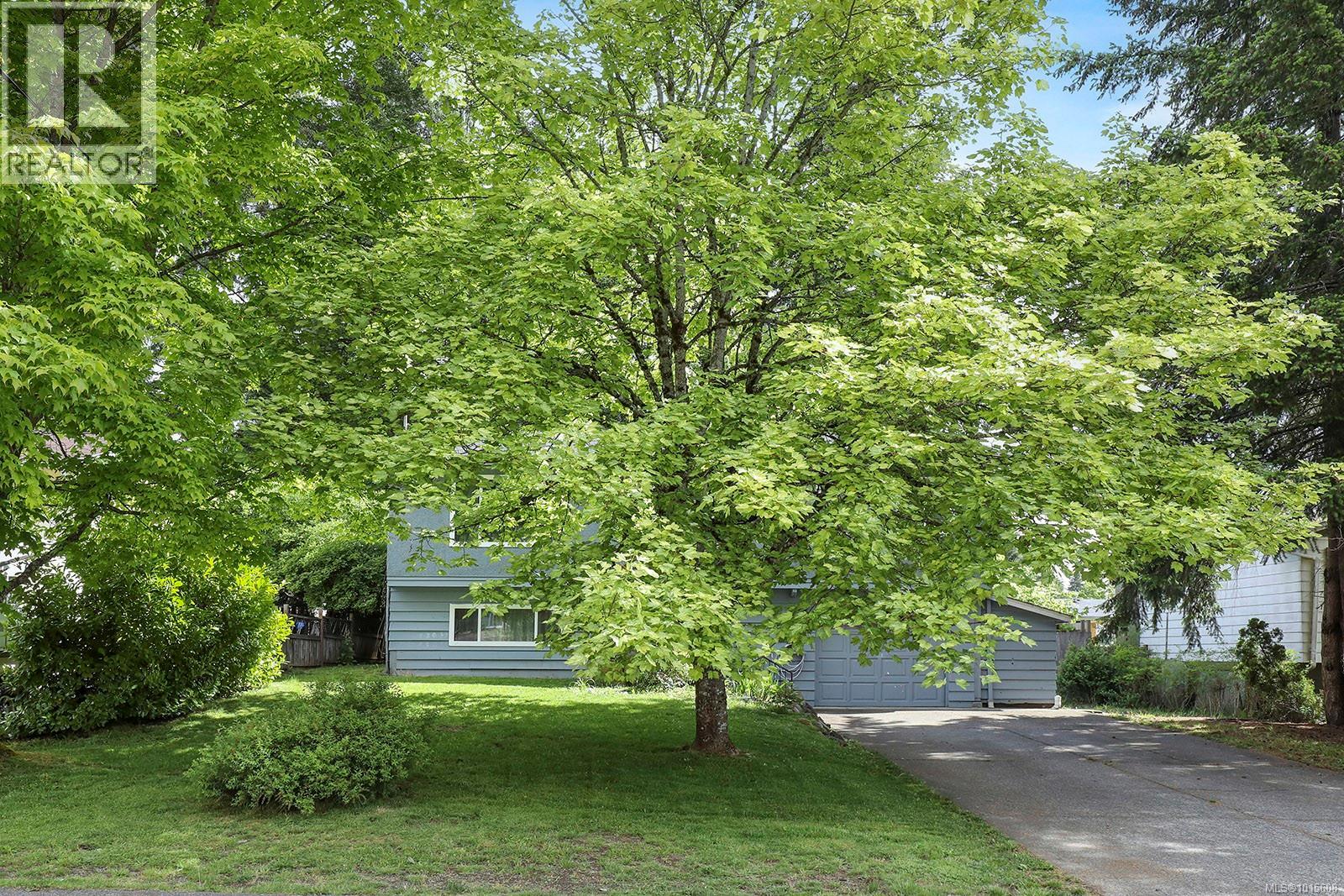 2046 Tull Ave, Courtenay
