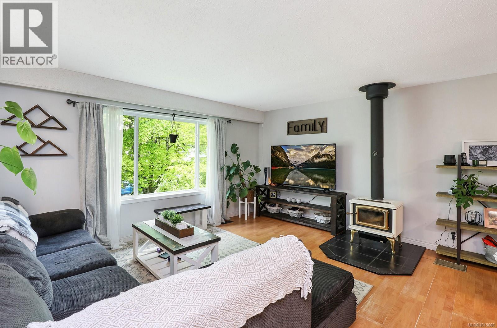 2046 Tull Ave, Courtenay