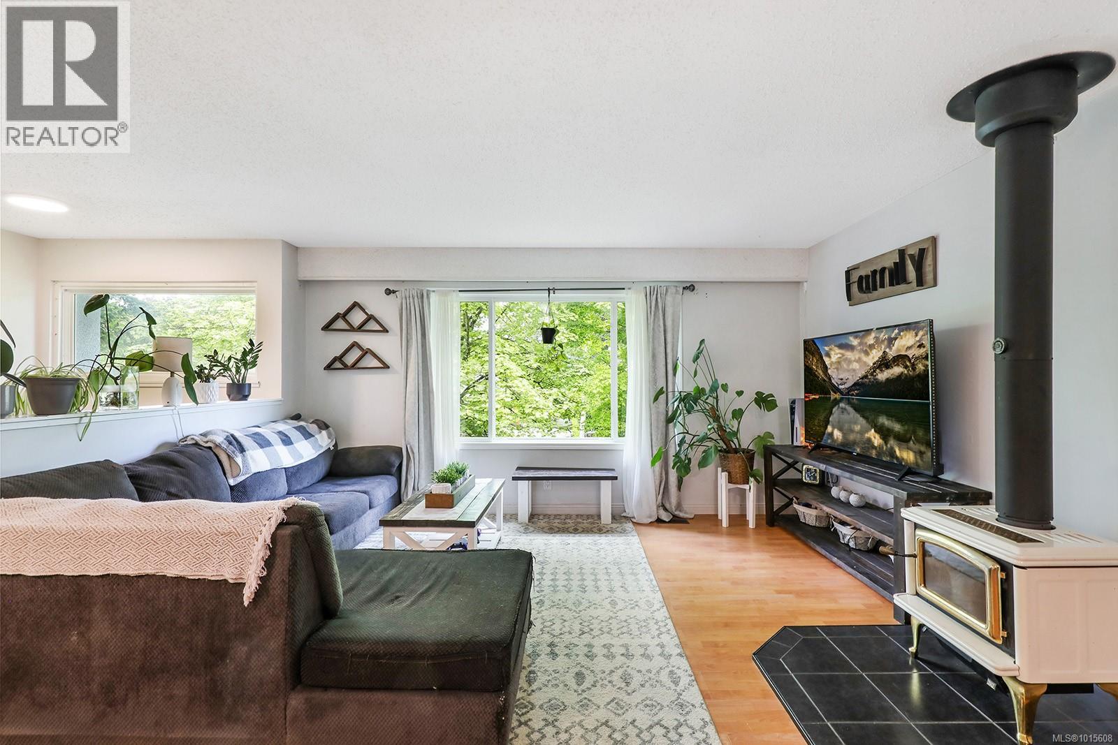 2046 Tull Ave, Courtenay