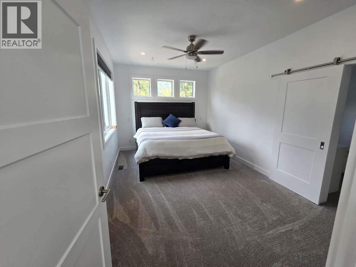 2690 Monte Christo Street, Rossland