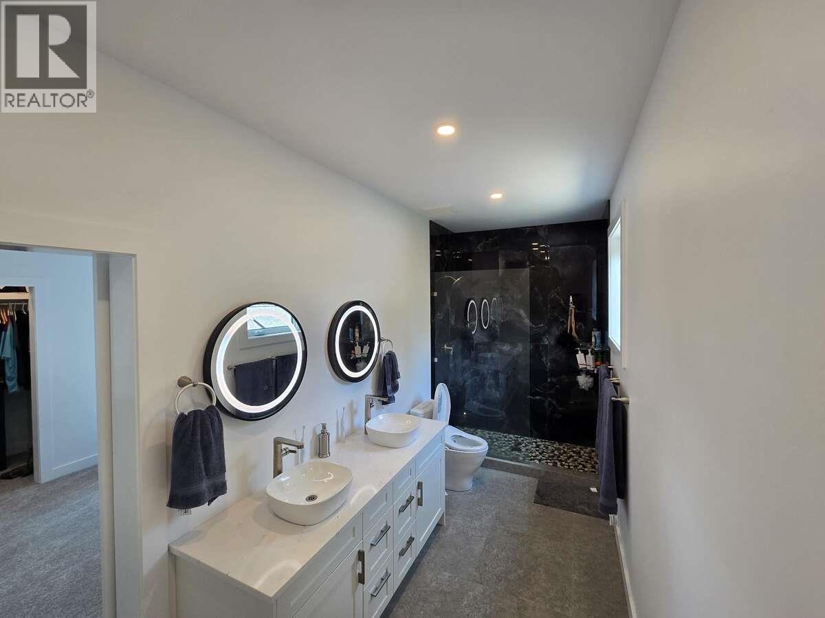 2690 Monte Christo Street, Rossland