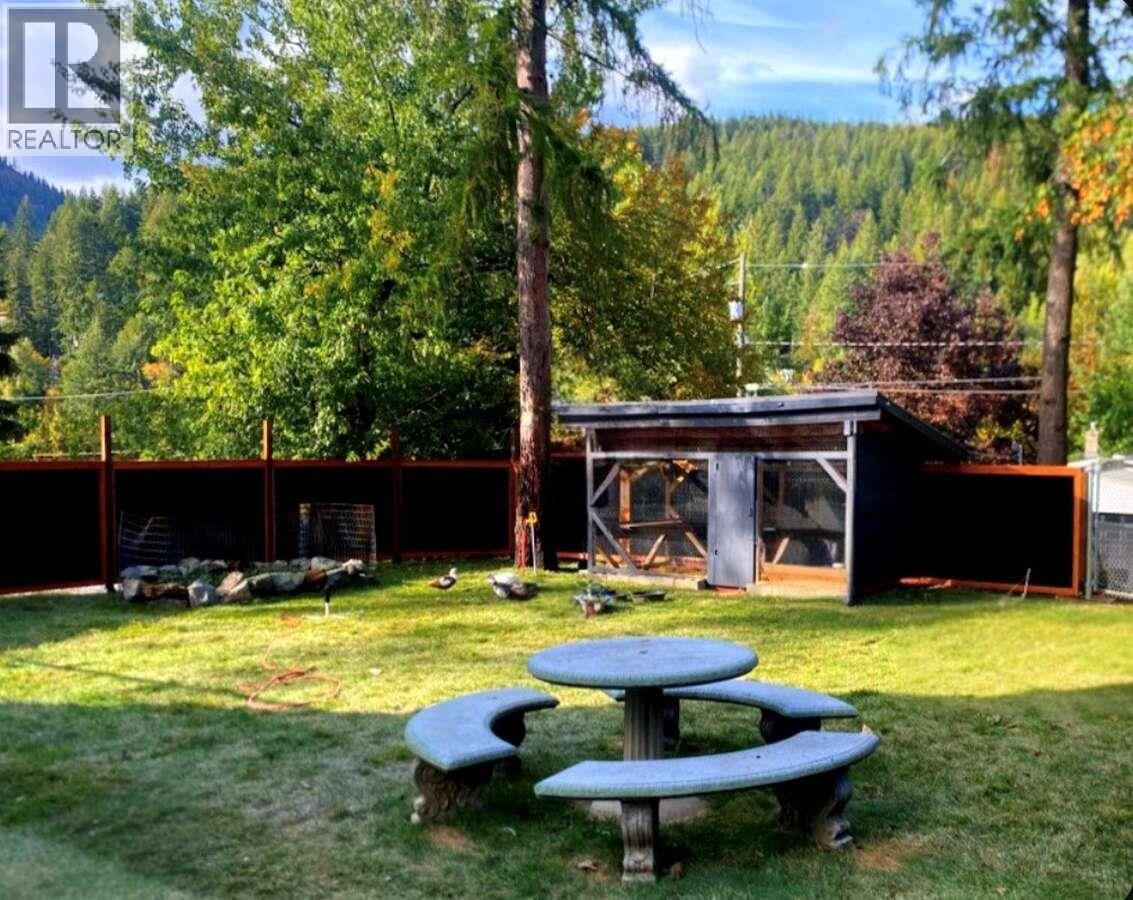 2690 Monte Christo Street, Rossland