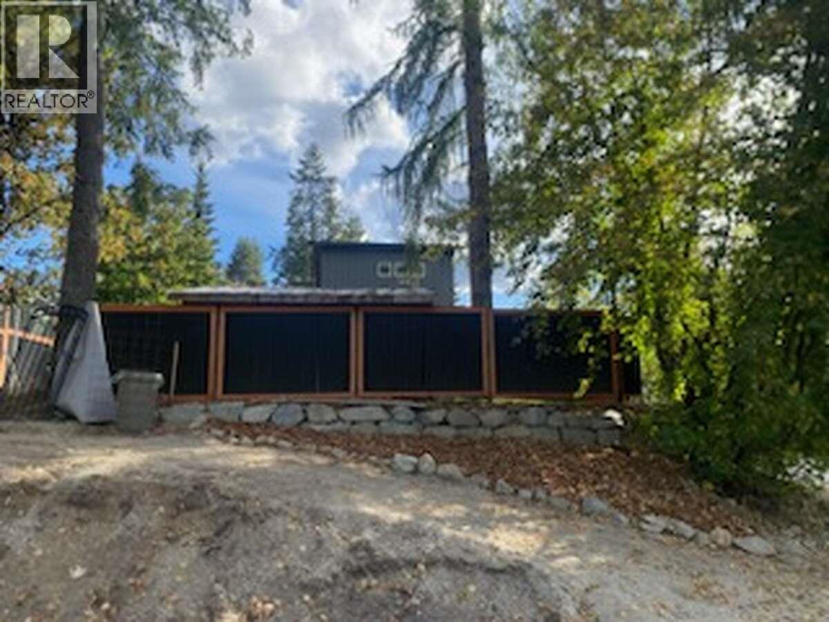 2690 Monte Christo Street, Rossland