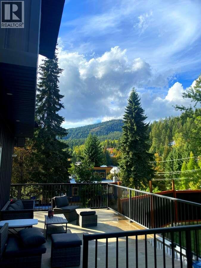 2690 Monte Christo Street, Rossland