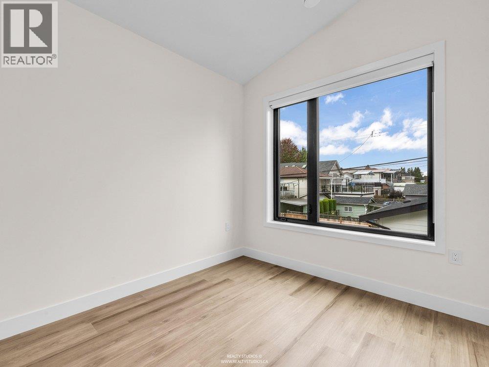 2 4257 KNIGHT STREET, Vancouver