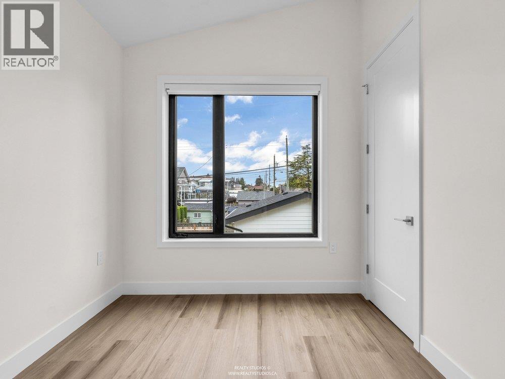 2 4257 KNIGHT STREET, Vancouver