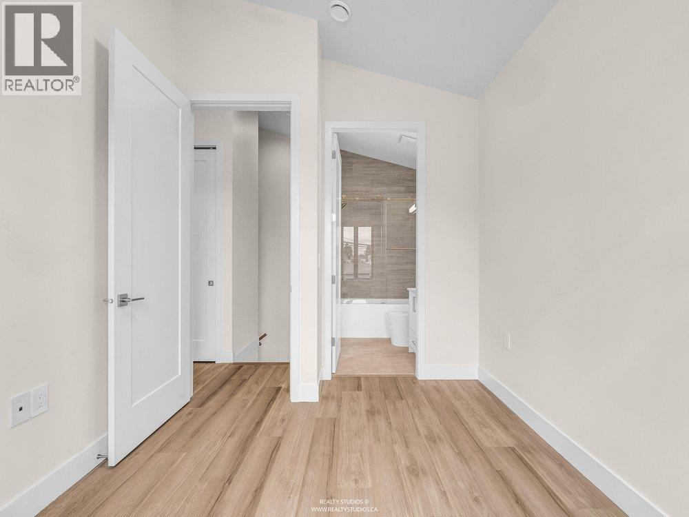 2 4257 KNIGHT STREET, Vancouver
