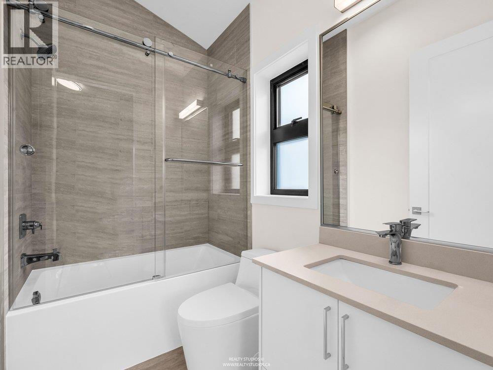 2 4257 KNIGHT STREET, Vancouver