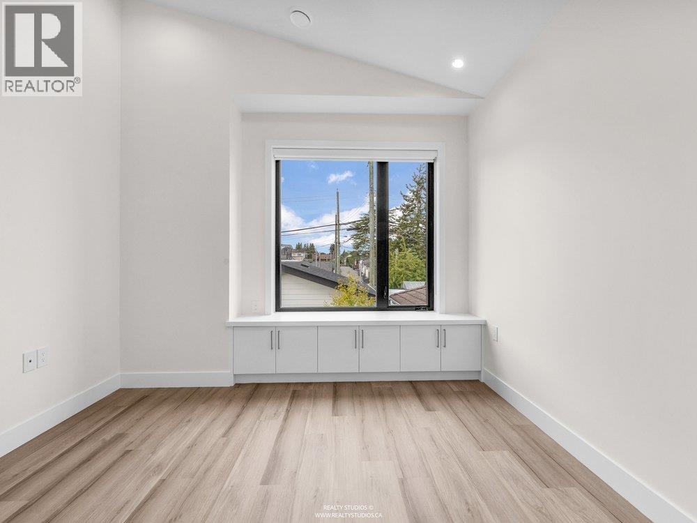 2 4257 KNIGHT STREET, Vancouver