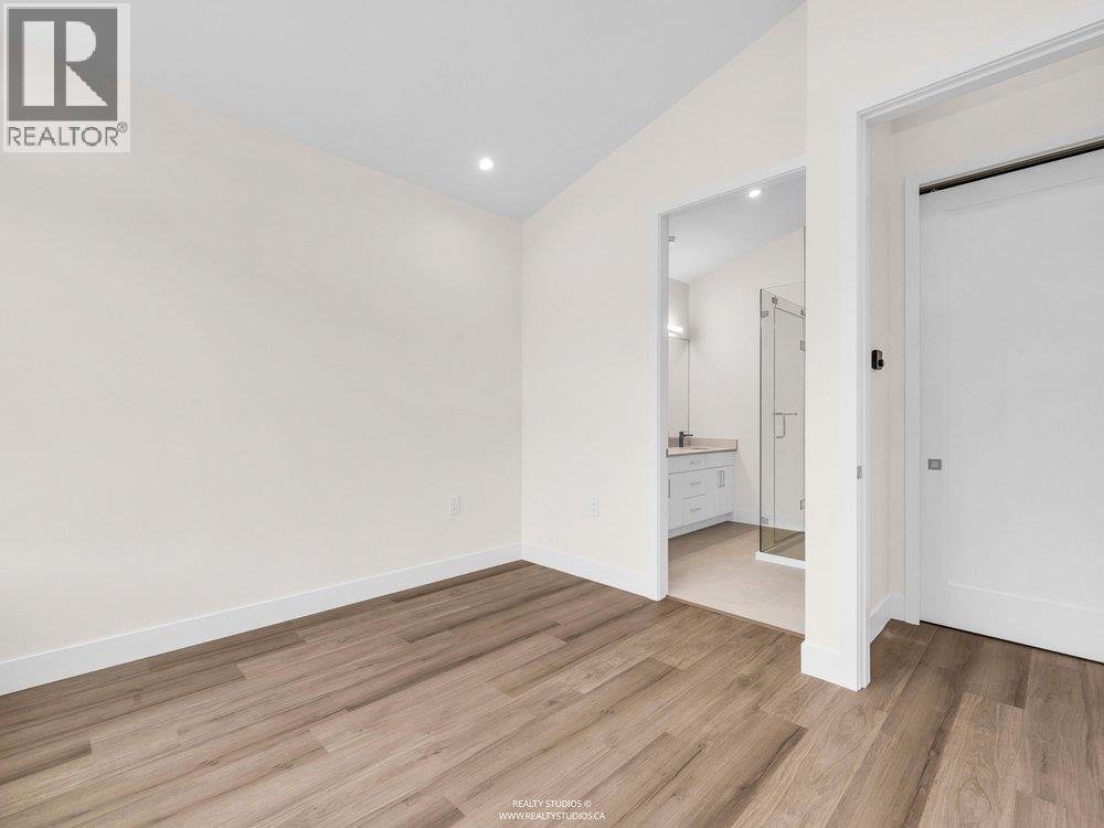 2 4257 KNIGHT STREET, Vancouver