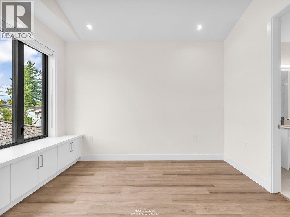 2 4257 KNIGHT STREET, Vancouver