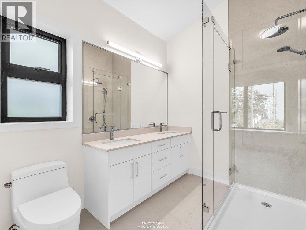 2 4257 KNIGHT STREET, Vancouver