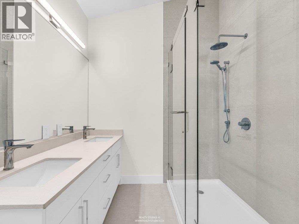 2 4257 KNIGHT STREET, Vancouver