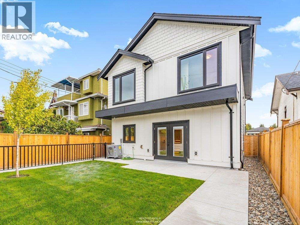 2 4257 KNIGHT STREET, Vancouver