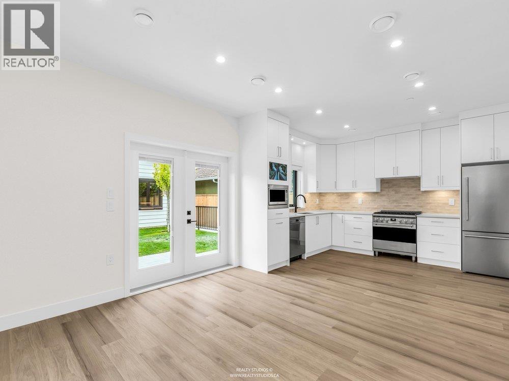 2 4257 KNIGHT STREET, Vancouver
