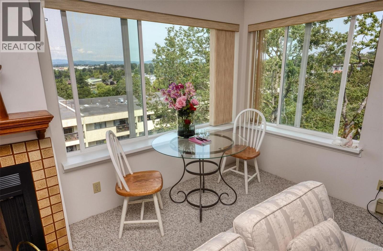 408 3260 Quadra Street, Saanich