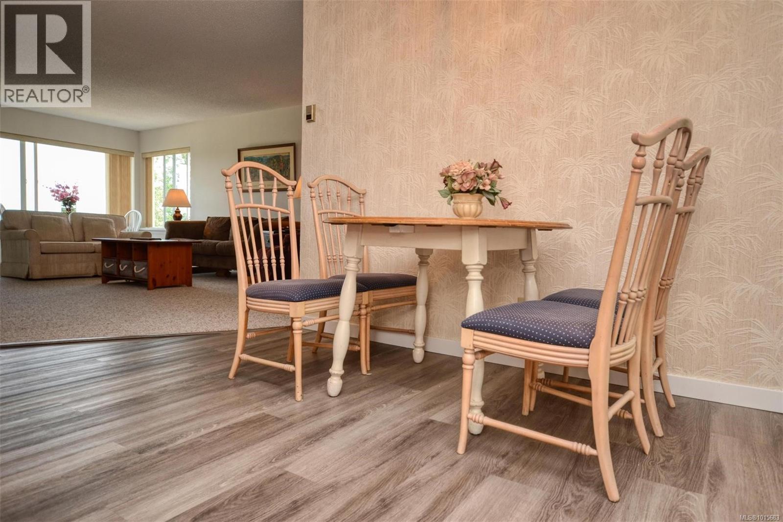 408 3260 Quadra Street, Saanich