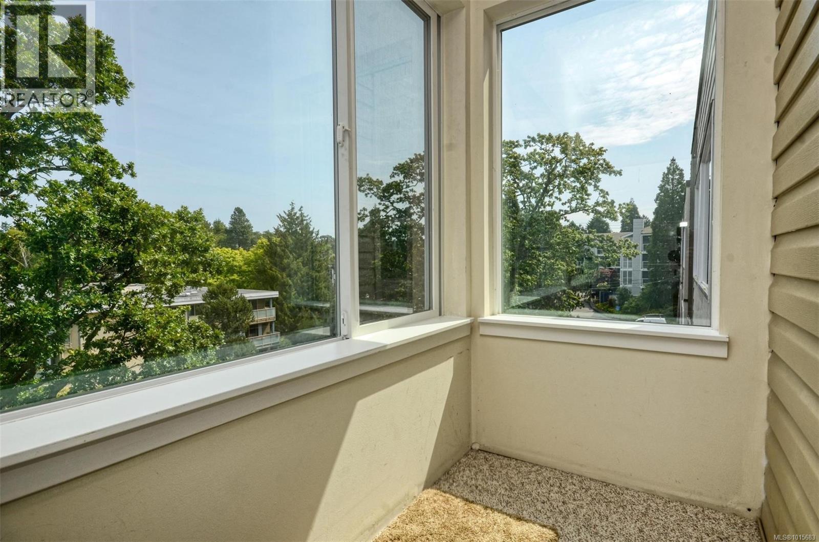 408 3260 Quadra Street, Saanich