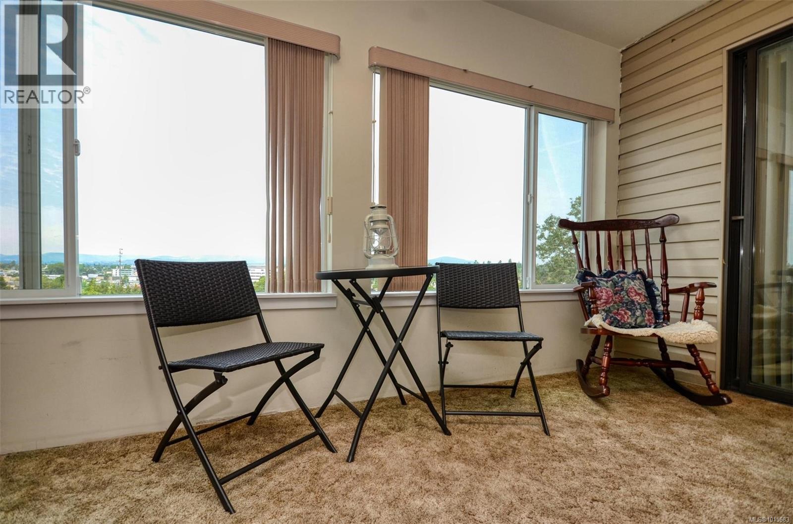 408 3260 Quadra Street, Saanich