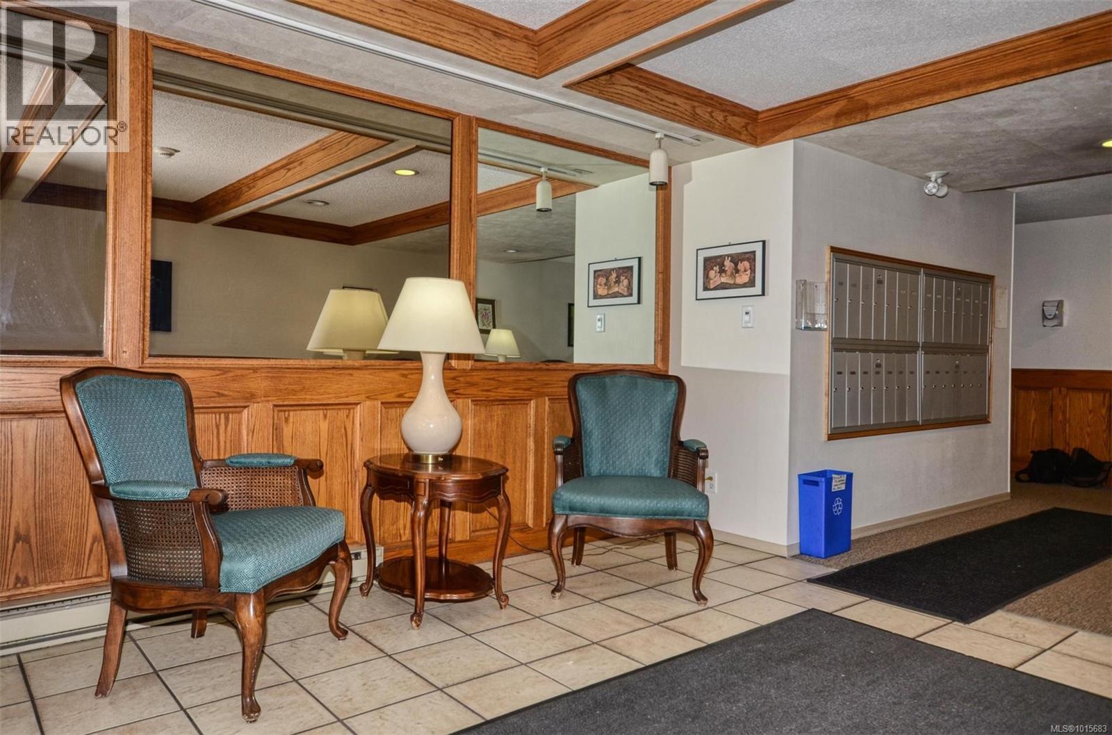 408 3260 Quadra Street, Saanich