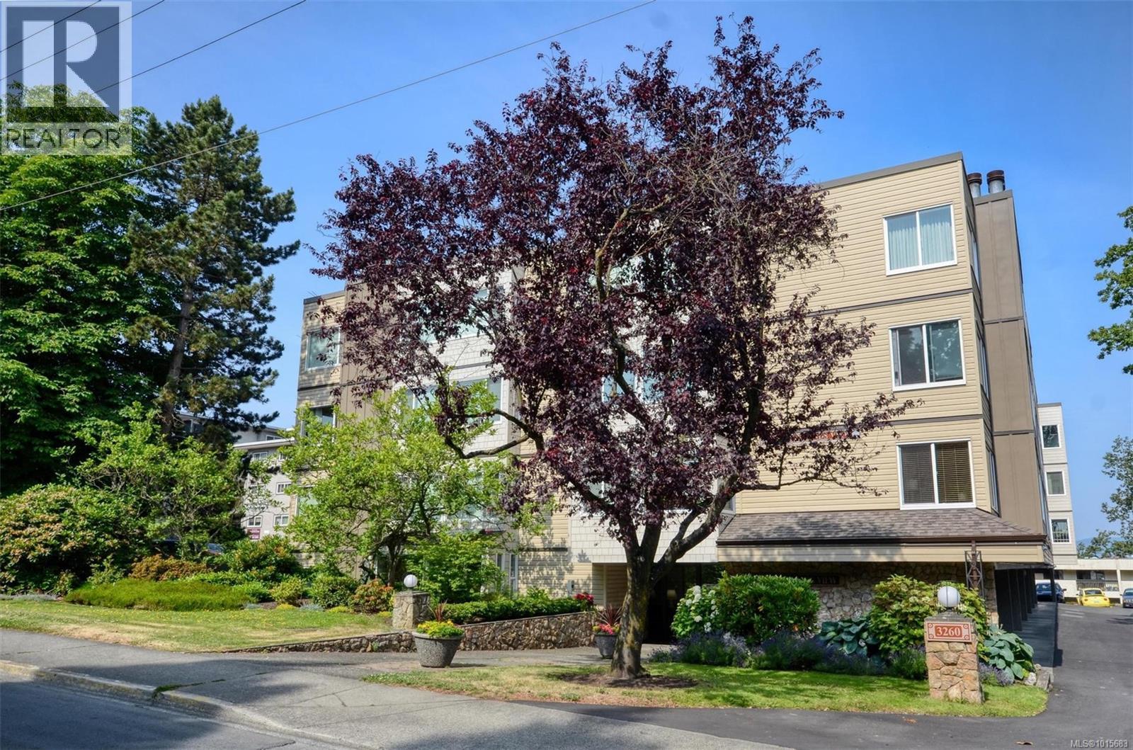 408 3260 Quadra Street, Saanich