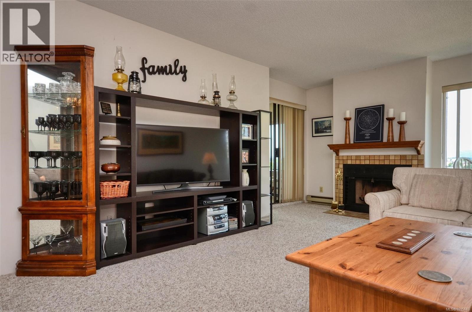 408 3260 Quadra Street, Saanich