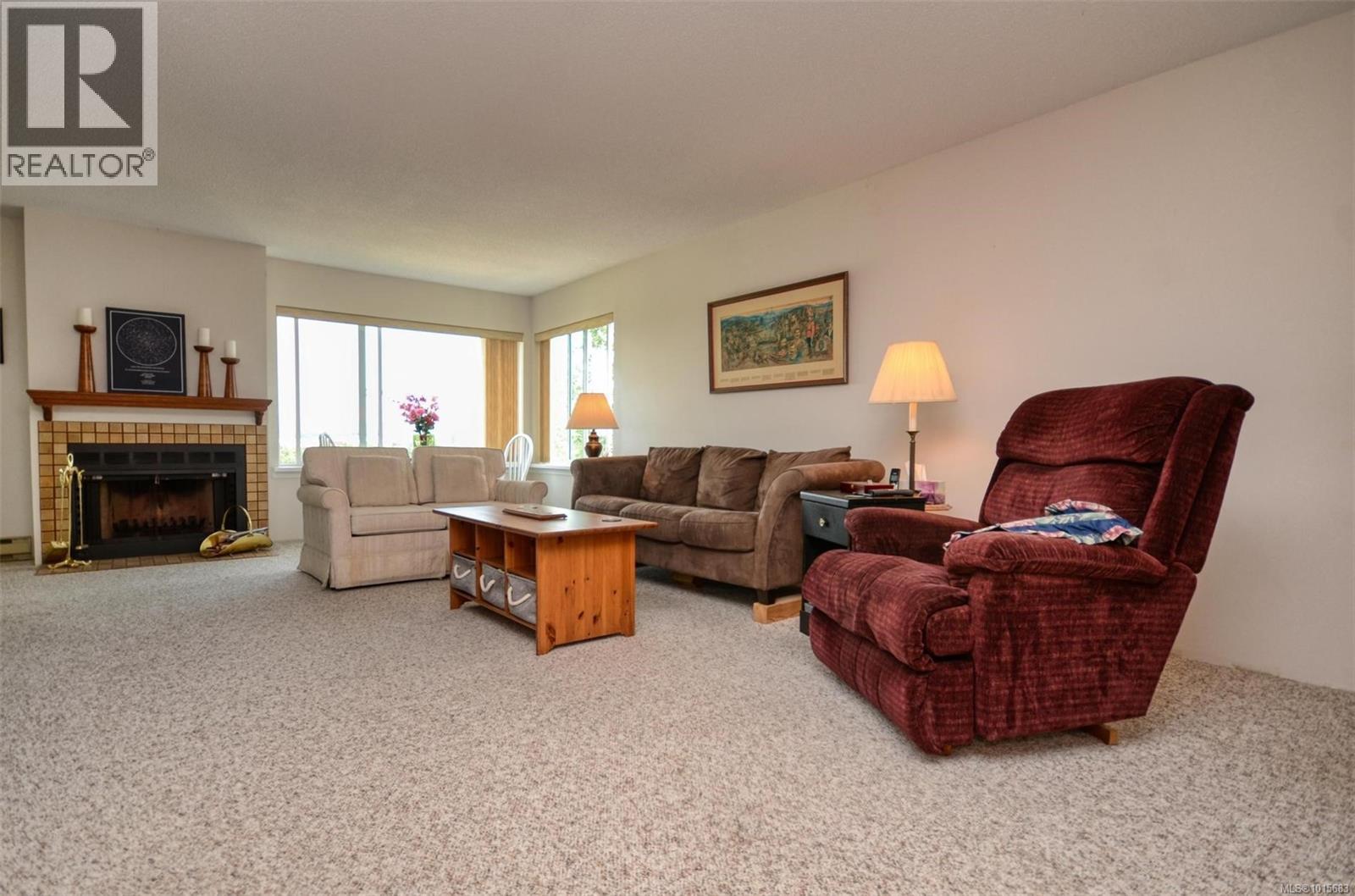 408 3260 Quadra Street, Saanich