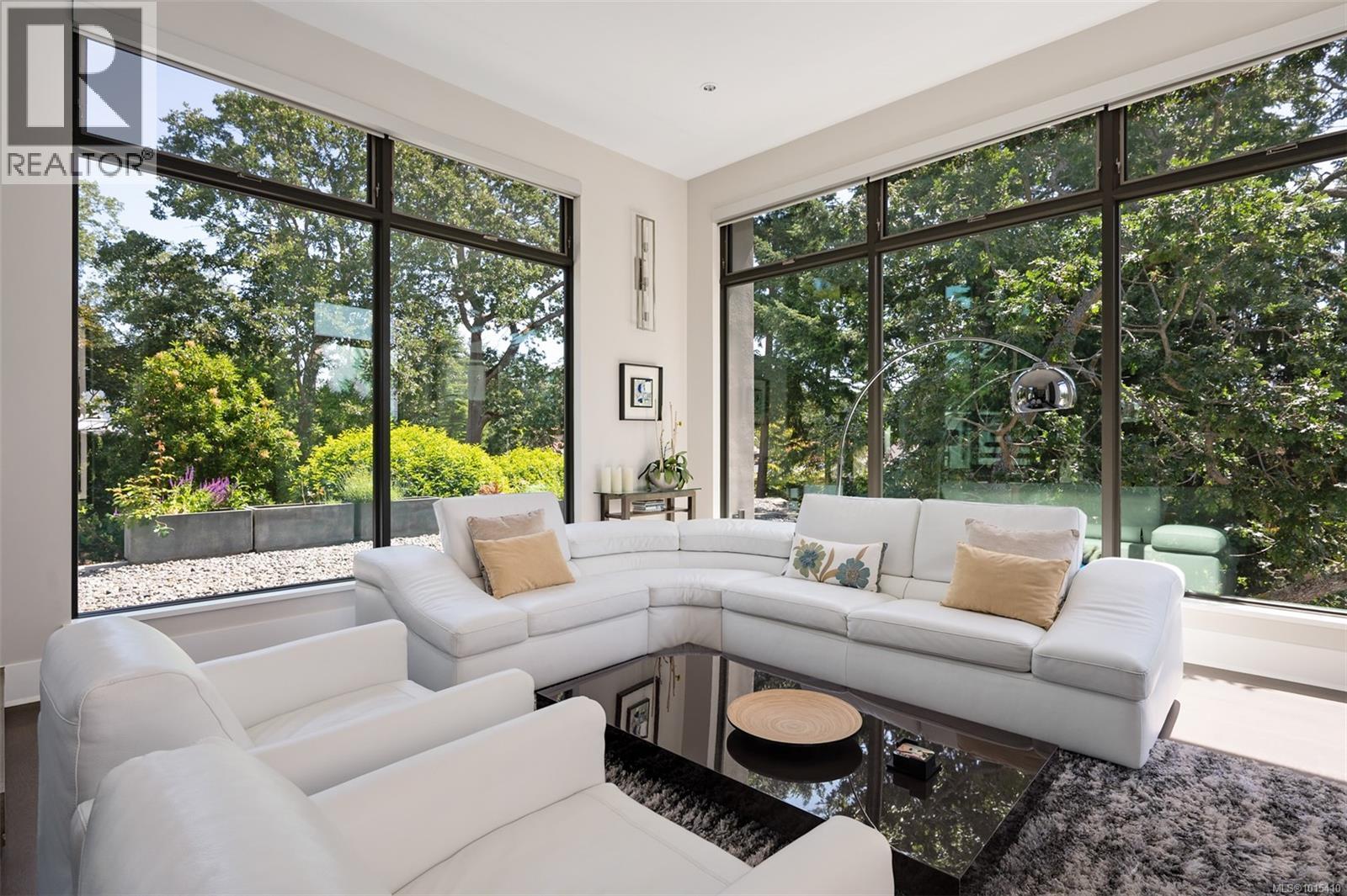  3724 Arbutus Ridge, Saanich