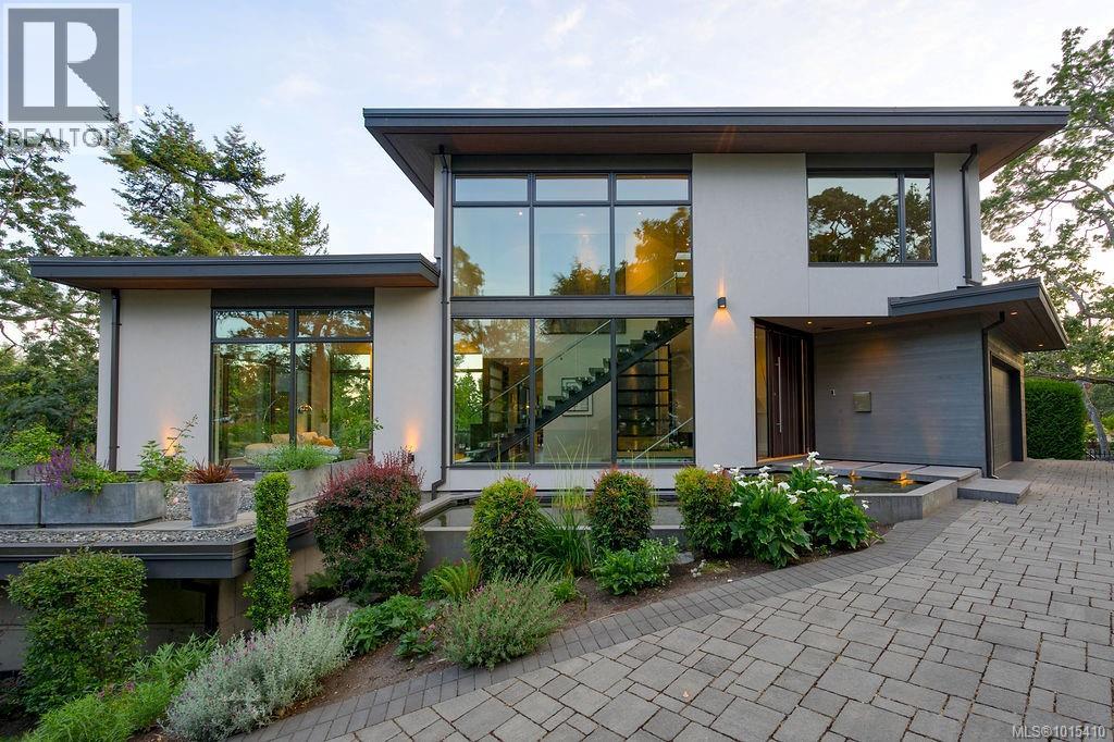  3724 Arbutus Ridge, Saanich