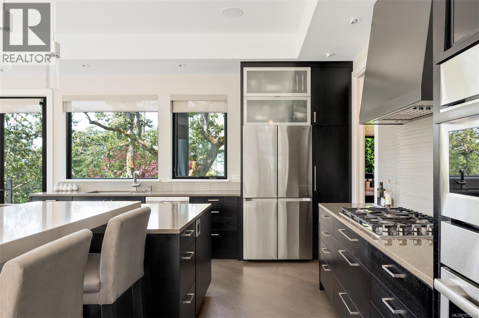  3724 Arbutus Ridge, Saanich