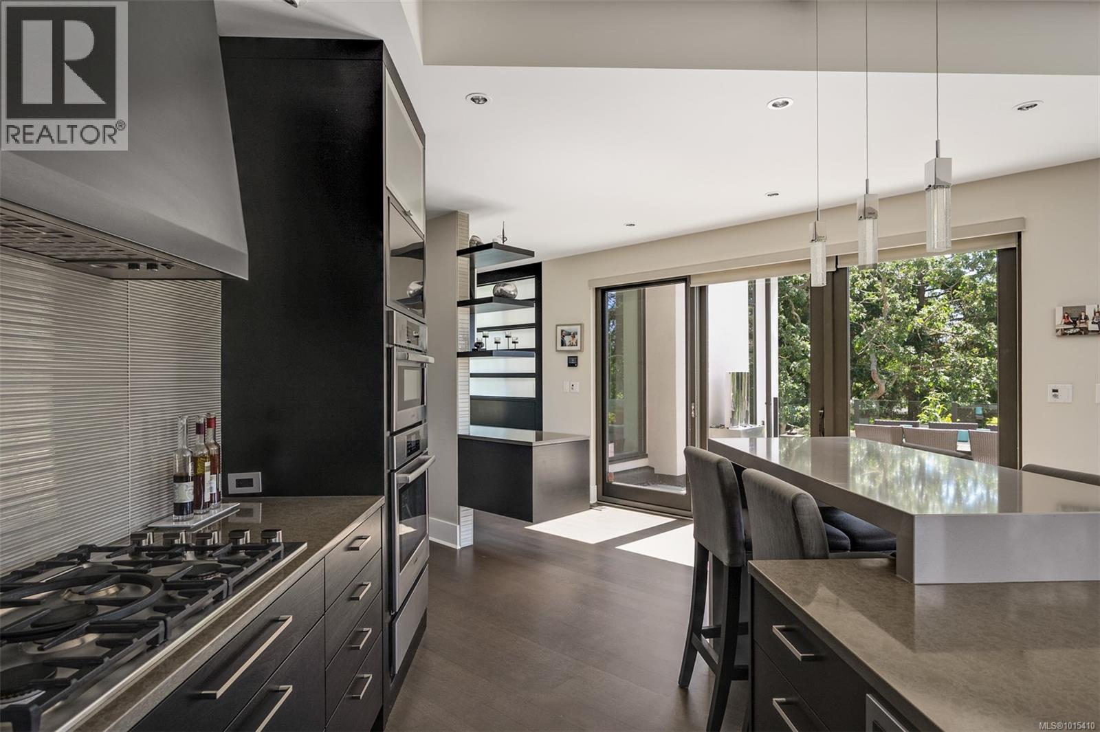  3724 Arbutus Ridge, Saanich